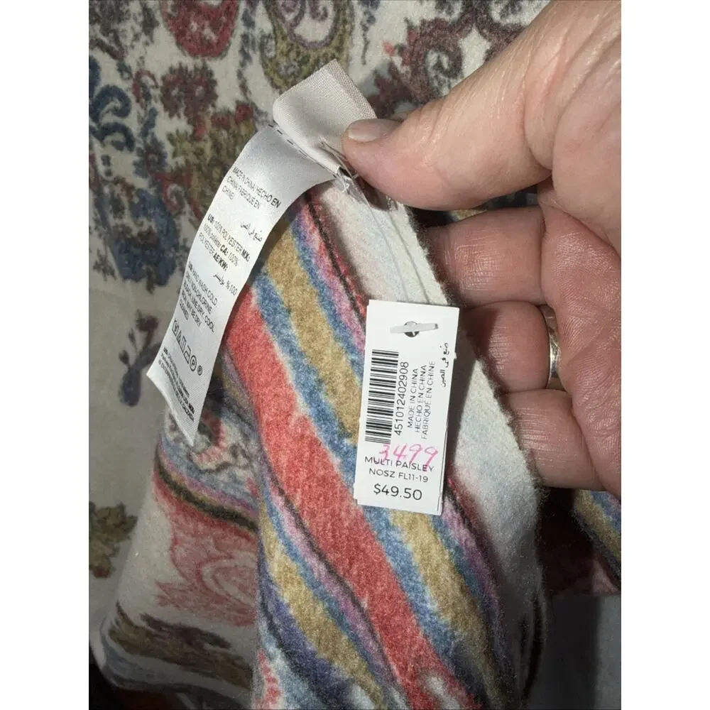 NWT Chico's Convertible Oblong Scarf 70